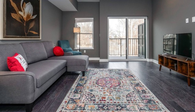 2 bedroom Condo Minutes from Ohio City- A4