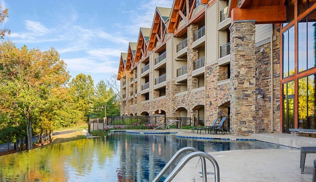 2 Bedroom Condo, Sleeps 6 at Branson Paradise Point Resort!
