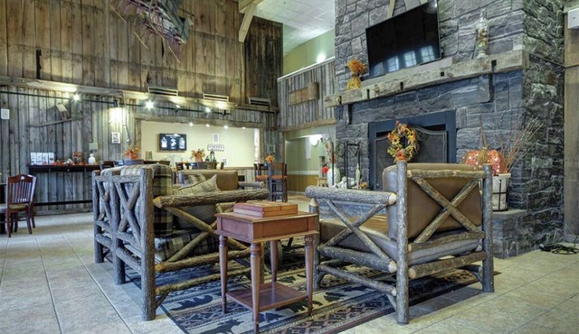 2 Bedroom Condo, Sleeps 8, Kitchen, Jiminy Peak Ski Mountain, Bentley Brook!