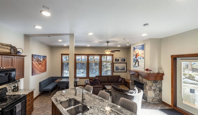 2-bedroom condo steps from Solitude Resort Ski Lifts