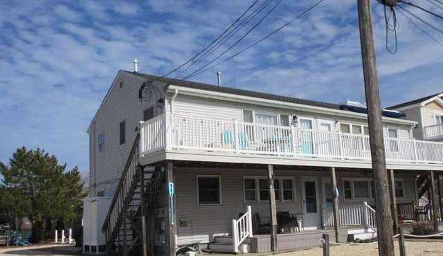 2 bedroom condo totally renovated on ocean block in Ship Bottom