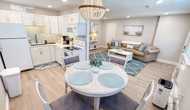 2-bedroom condo in serene North Wildwood with WiFi, AC