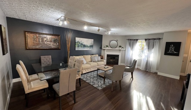 2-Bedroom Condo with Arcade Room, amazing location15min away from the Zoo or OSU