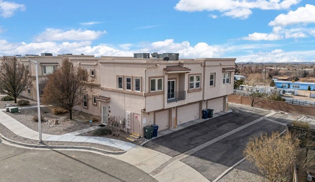 2-bedroom condo with view of the Jemez Mountains