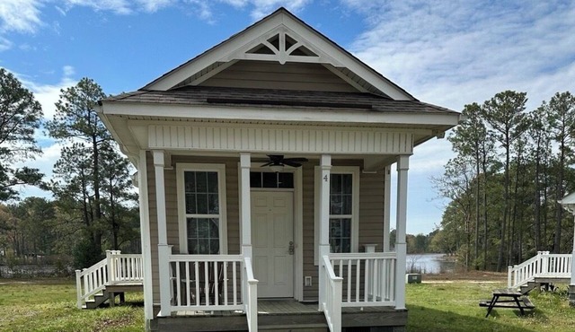 2 Bedroom Cottage at Coles Point Marina