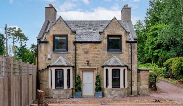 2 Bedroom Cottage-hot Tub-free Parking