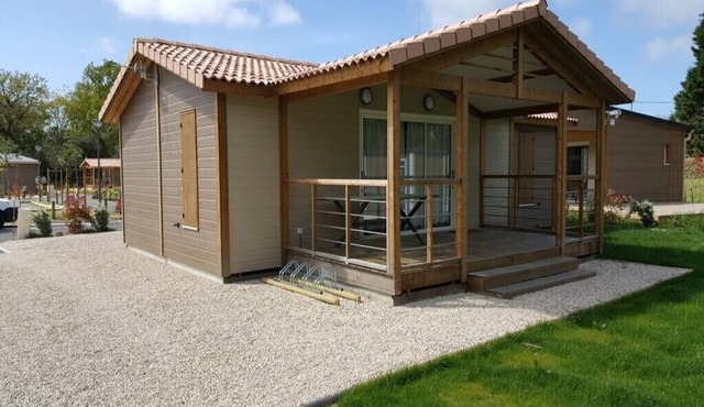 2 bedroom cottage in domain with indoor heated pool