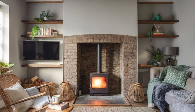 2 bedroom cottage in the heart of Mortehoe, Devon