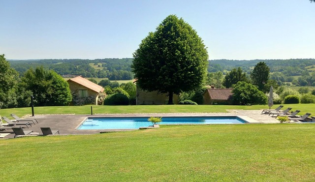 2 Bedroom Cottage in Quinsac