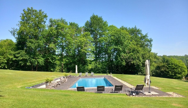 2 Bedroom Cottage in Quinsac