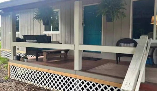 2-bedroom cottage in lovely Fort Myers with AC