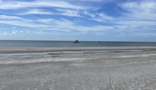2 Bedroom Cottage Sanibel Island Near Beach-Great! Newly renovated & refurnished