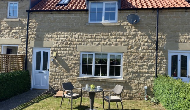 2 Bedroom Cottage Situated in The centre of Helmsley With Off Street Parking