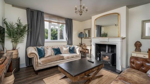 2-Bedroom Cottage Sleeps 5 Free Parking