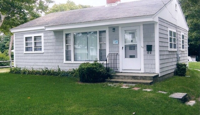 2 Bedroom Cottage in South Yarmouth - Walk 1,000' to the Beach