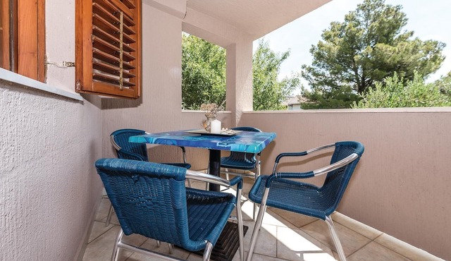 2 bedroom cozy apartment in Grebastica