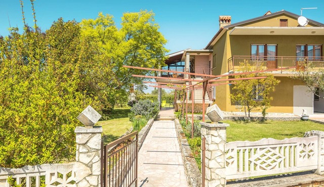 2 bedroom cozy apartment in Lovrecica