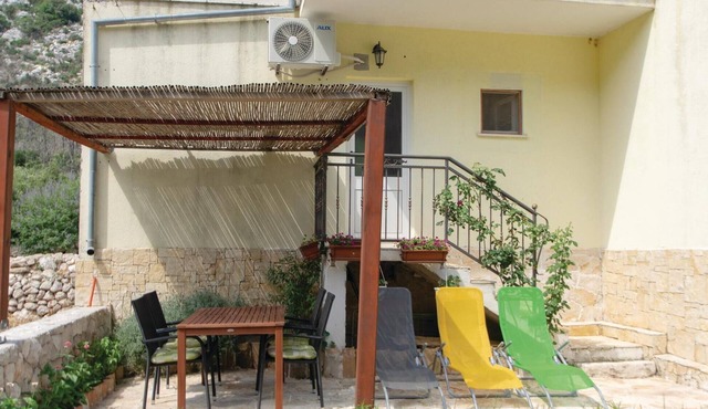 2 bedroom cozy apartment in Trstenik