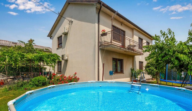 2 bedroom cozy apartment in Drazice