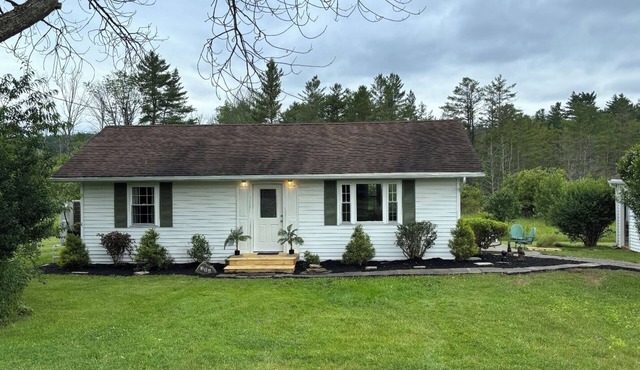 2-bedroom Cozy Country Cottage with Meadow views,nPeaceful area will inspire!