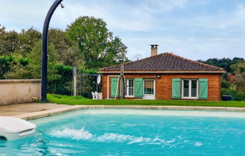 2 Bedroom Cozy Home In Eyraud-Crempse-Maurens