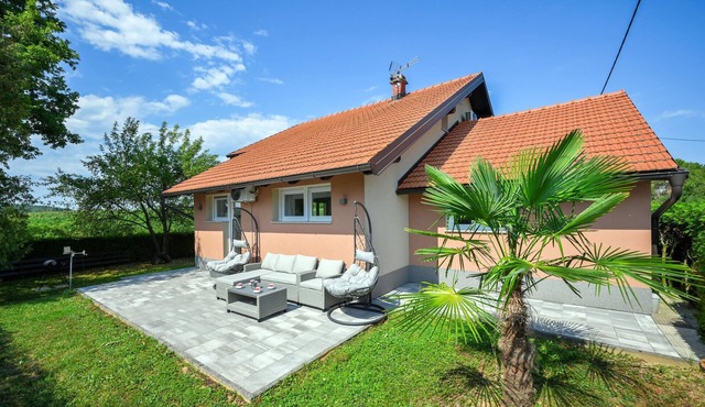 2 bedroom cozy home in Duga Resa