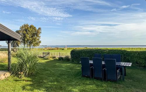 2 Bedroom Cozy Home In Askø