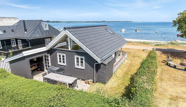 2 bedroom cozy home in Sjølund