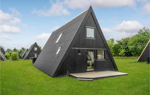 2 Bedroom Cozy Home In Farsø