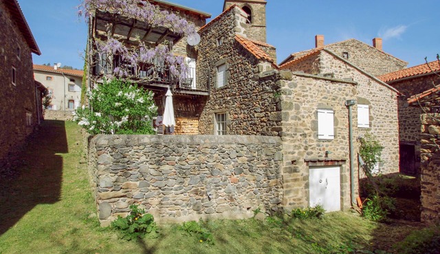 2 bedroom cozy home in Blassac