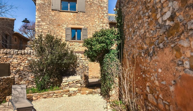 2 bedroom cozy home in Rustrel