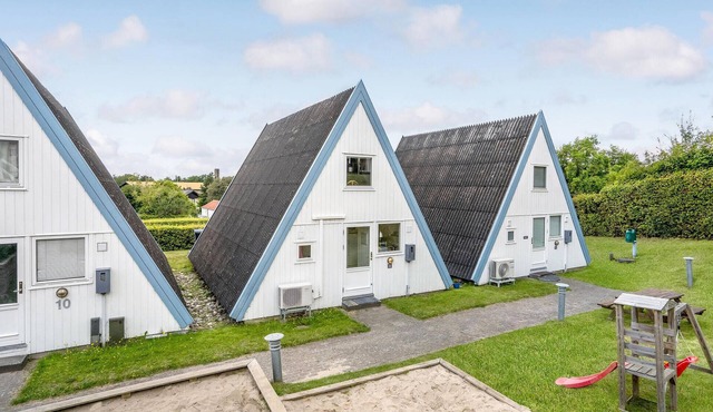 2 bedroom cozy home in Knebel