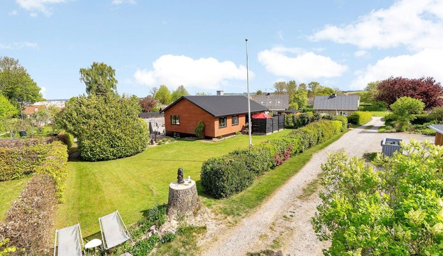 2 bedroom cozy home in Knebel