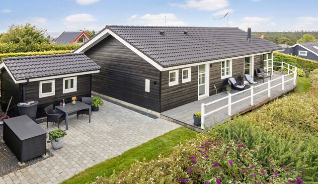 2 bedroom cozy home in Roslev
