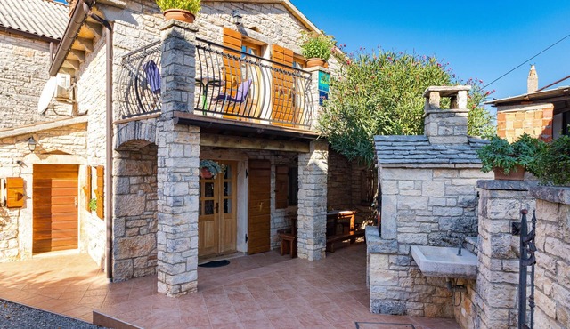 2 bedroom cozy home in Zminj