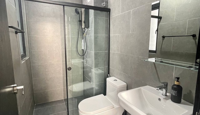 2 Bedroom Cozy Suite with Attached Bathrooms