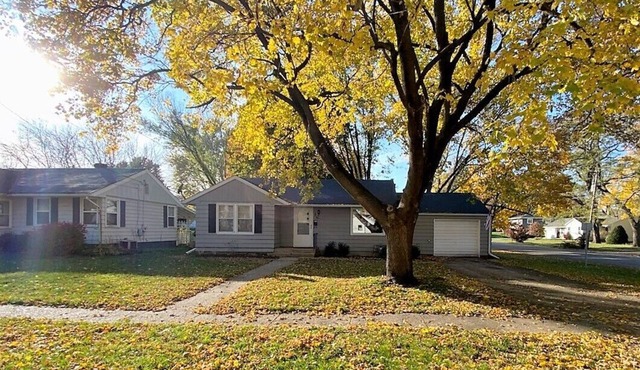 2 Bedroom Cul De Sac Cottage in Town