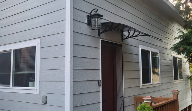 2-bedroom DADU unit in tranquil Des Moines.