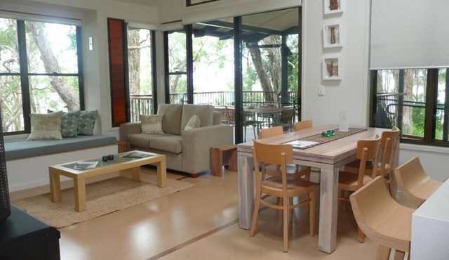 2 Bedroom Deluxe Lakehouse (1 bedroom lockoff) - Lakefront