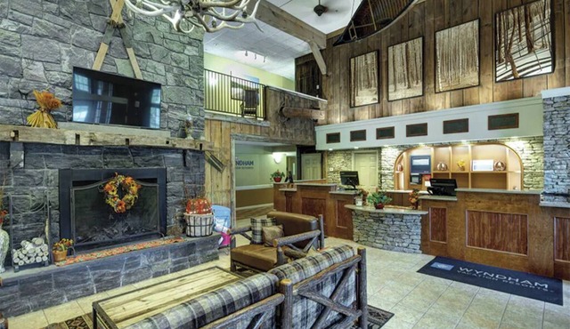 2 Bedroom Deluxe Condo w/Kitchen at Bentley Brook, Jiminy Peak Ski Mountain!