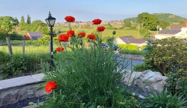 2 Bedroom Double Fronted Cottage nr Llandudno & Conwy