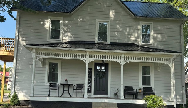 2 Bedroom Downtown Greeneville- Park Place