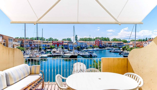 2-bedroom duplex apartment in Port Grimaud - Terrace with canal view, WIFI
