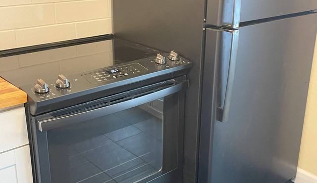 2-bedroom duplex in fabulous Chattanooga with WiFi, AC, pet friendly