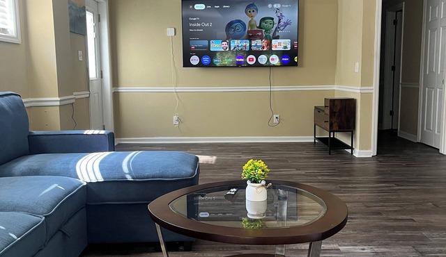 2-bedroom Duplex with AC, WiFi in delightful Dalton