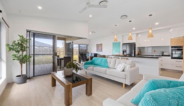 2 bedroom Escape on Oceans