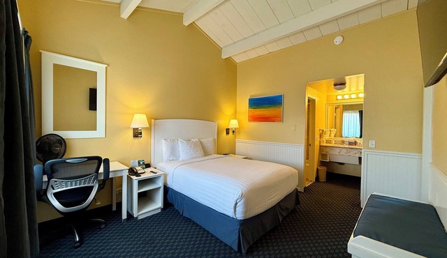 2 Bedroom Family Suite at Ocean-Side Property!