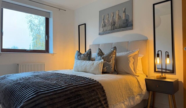 2 Bedroom Flat Free Parking Close to Gatwick