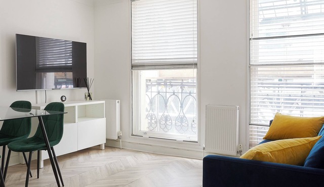 2 bedroom Flat Trafalgar Square