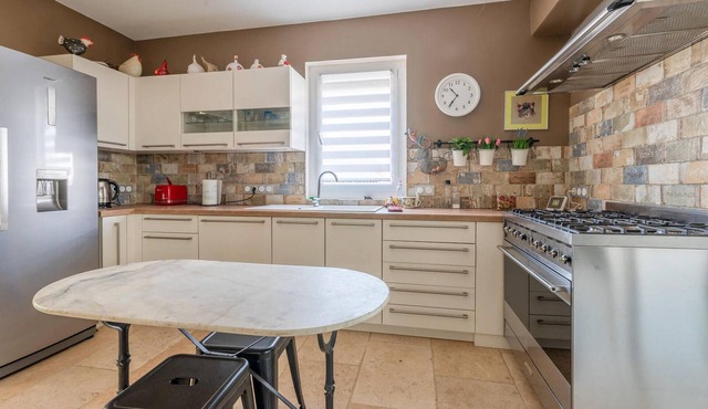 2 bedroom accommodation in Jonquières St Vincent